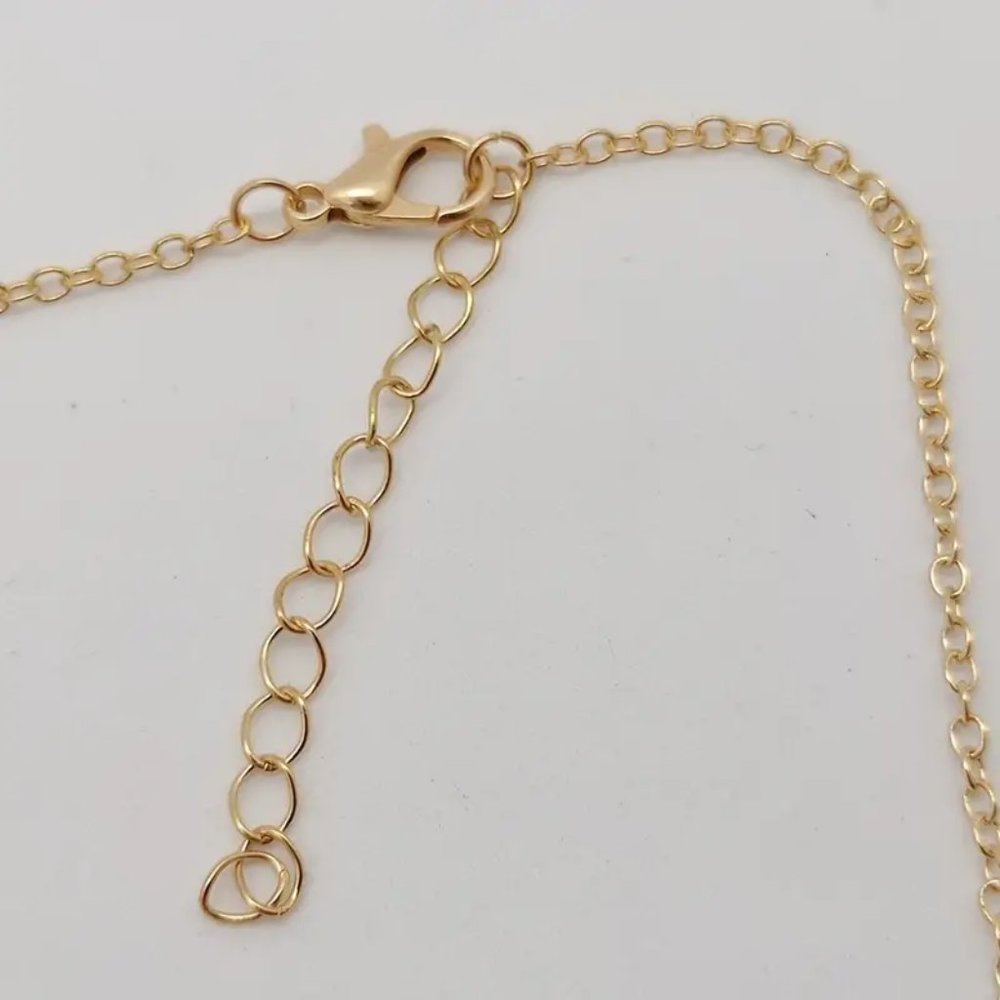 Mom Heart Necklace - Picture 4 of 4
